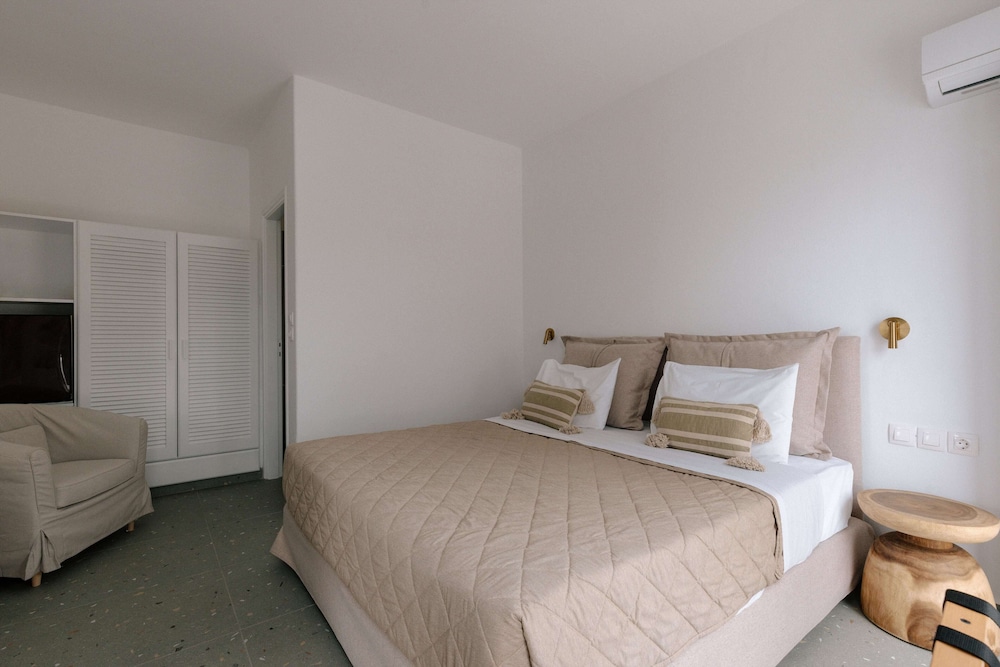 Pnoi Hotel 15/49
