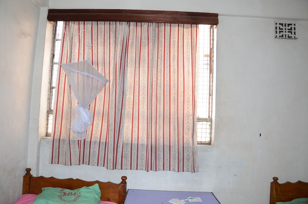 Nairobi Kitale Hotel 4/22