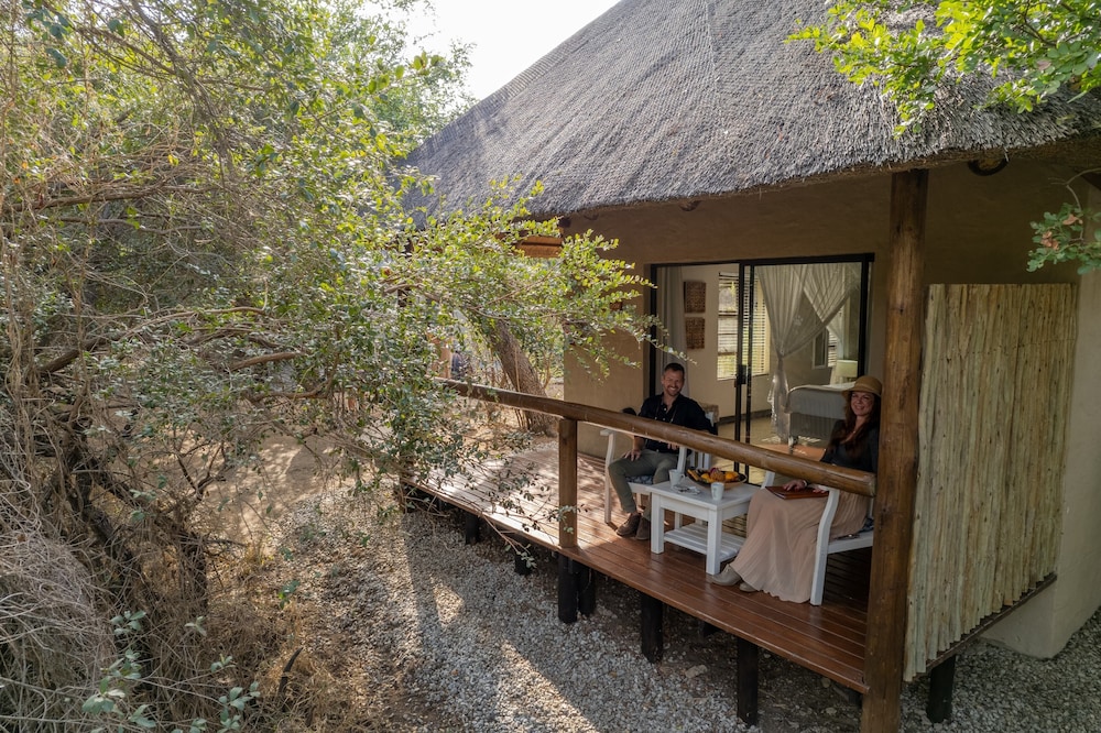 Bushbaby River Lodge 56/59