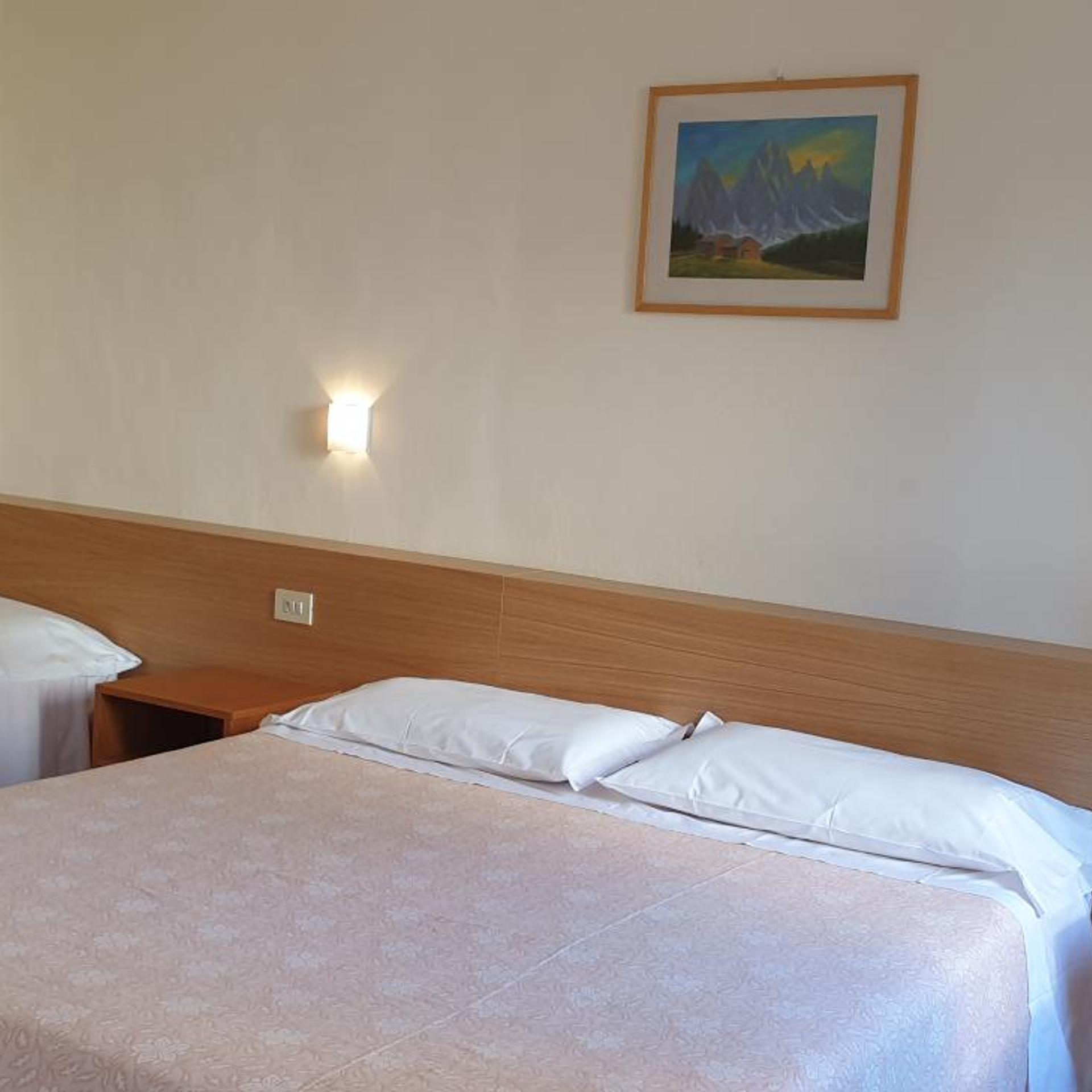 ROOM, QUADRUPLE