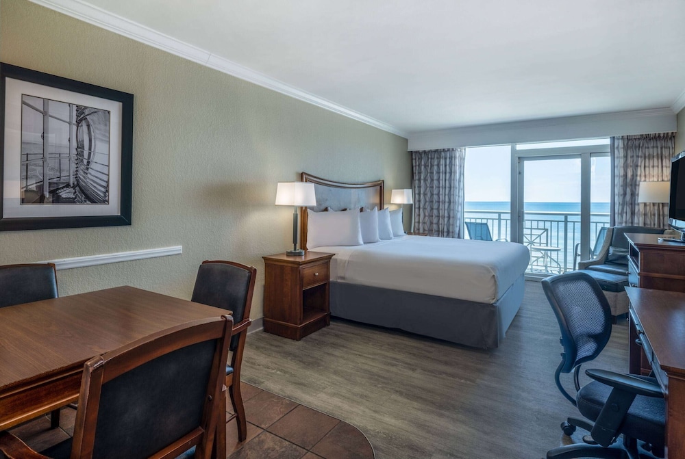 Efficiency, King Bed, Ocean Front