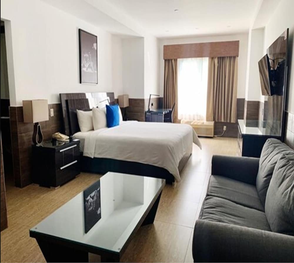 Beverly Hills: Hotel & Business 16/62