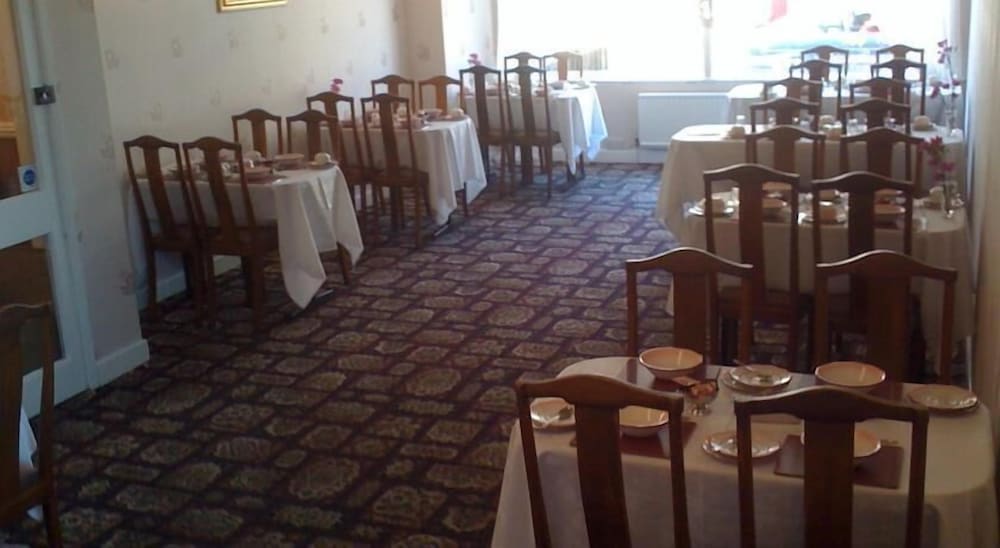 The Albert Hotel 35/41