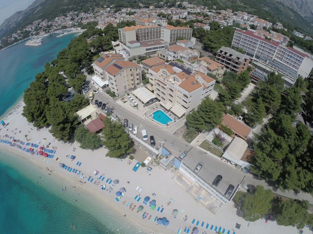 Aparthotel Milenij 34/40