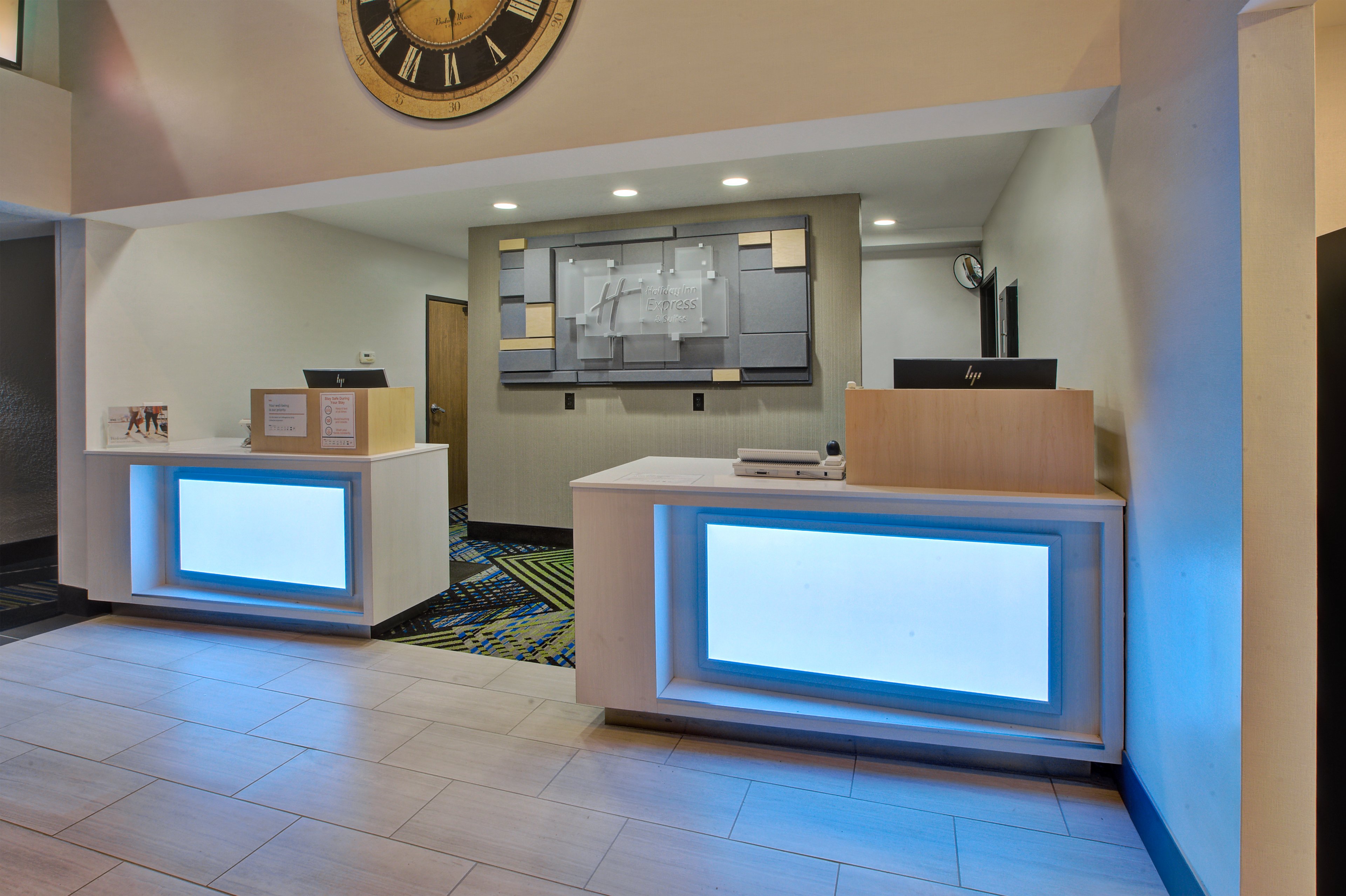 Holiday Inn Express Hotel And Suites Petoskey 6/61