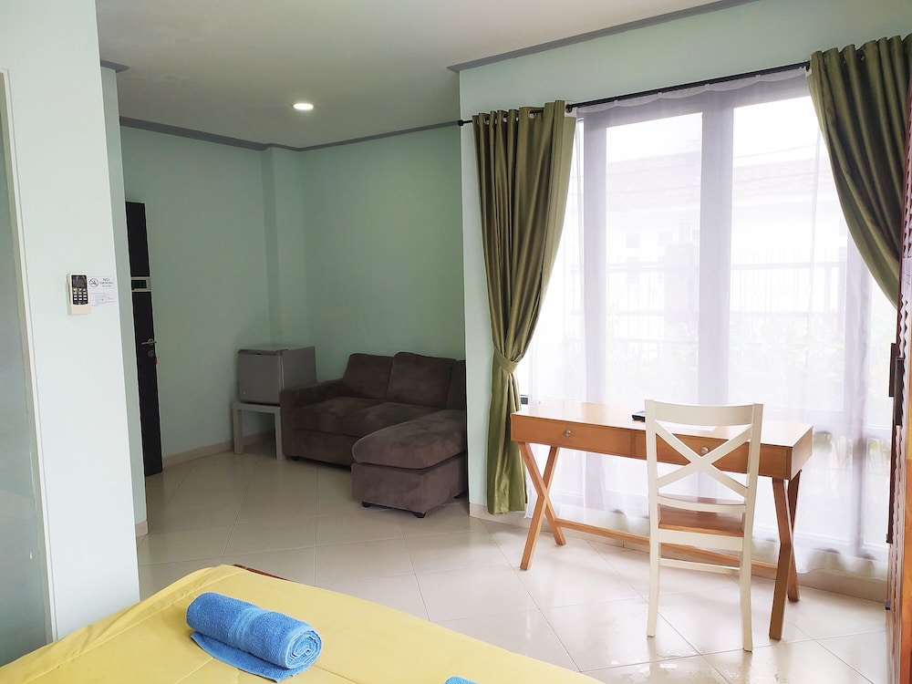 Urbanest Inn House TB Simatupang 16/72