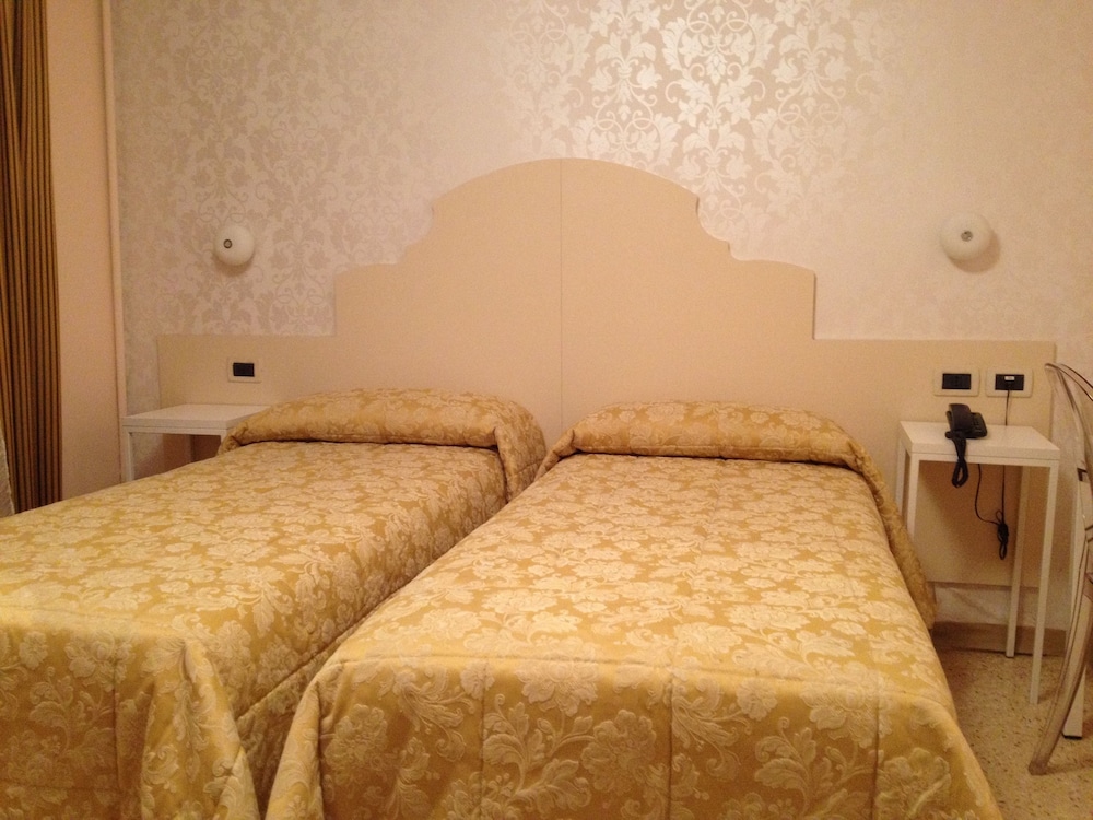 Hotel Adriatico 32/54