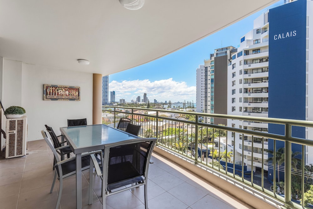 The Meriton On Main Beach 23/50