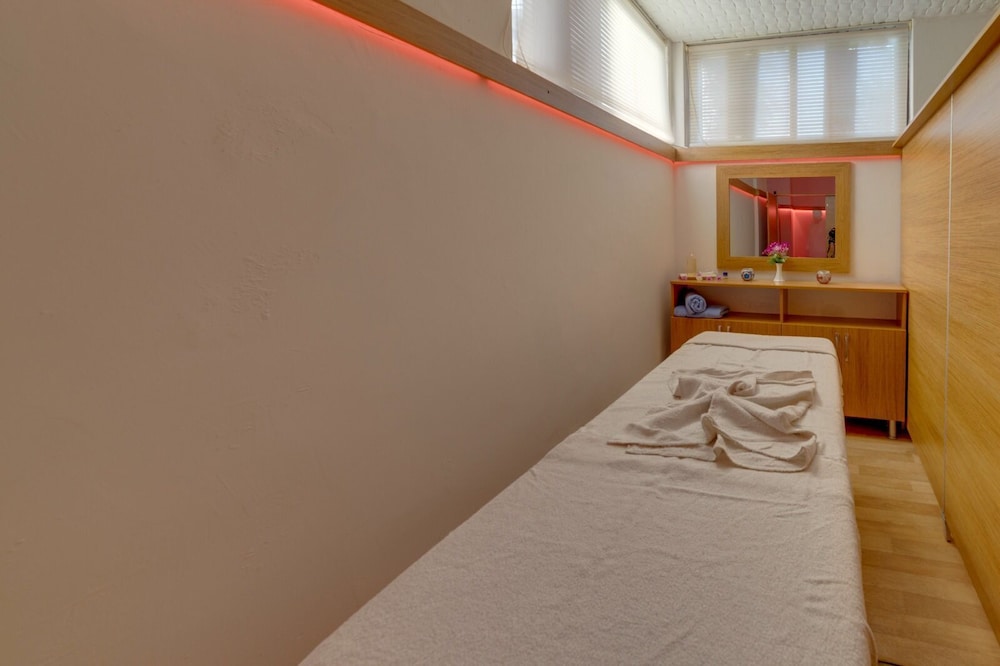 The Holiday Resort 22/54