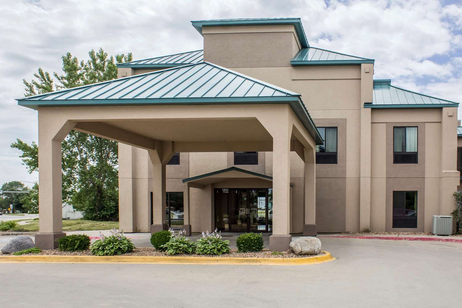Econo Lodge Ankeny Des Moines 4/36