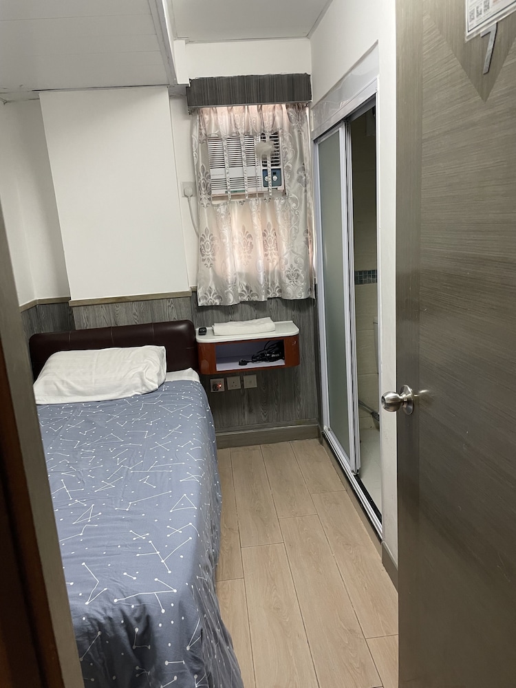 Majestic 7 Guest House 47/66