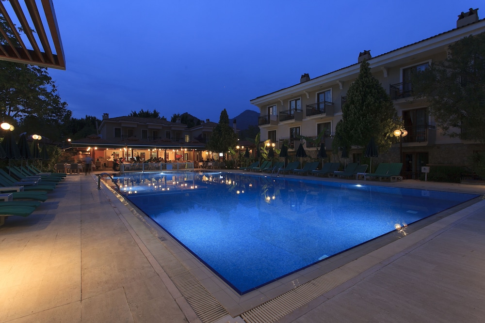 Perdikia Beach Hotel 30/44