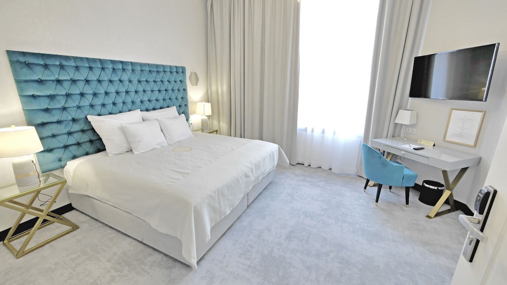 Deluxe, Twin Beds