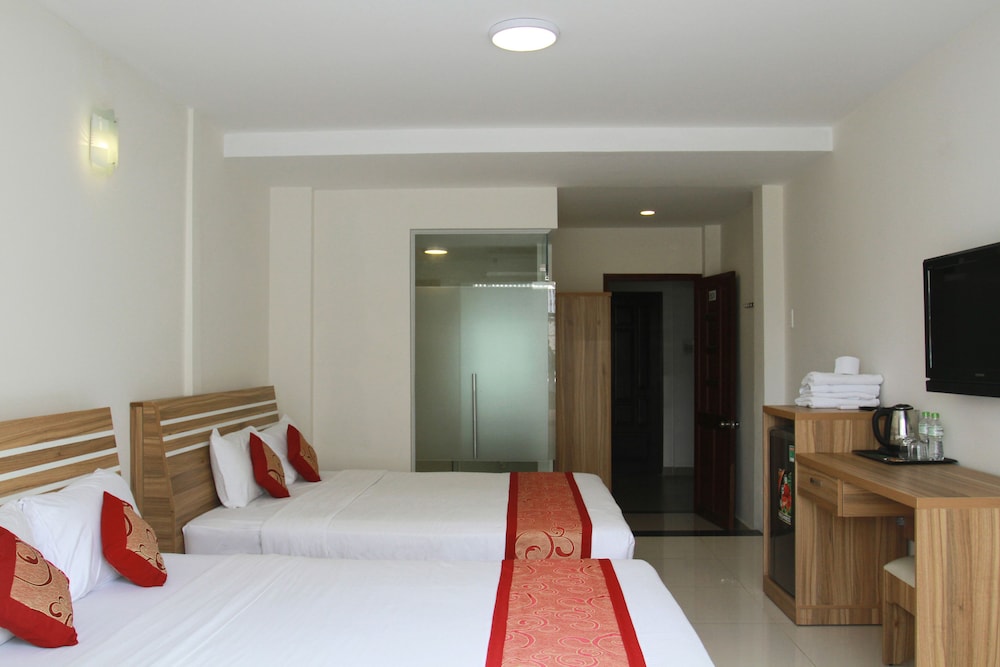 DELUXE, SUITE, CITY VIEW