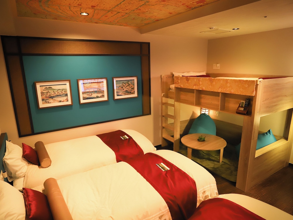 Casual, 4 Beds, Twin Beds, Bunk Bed, 3 Beds