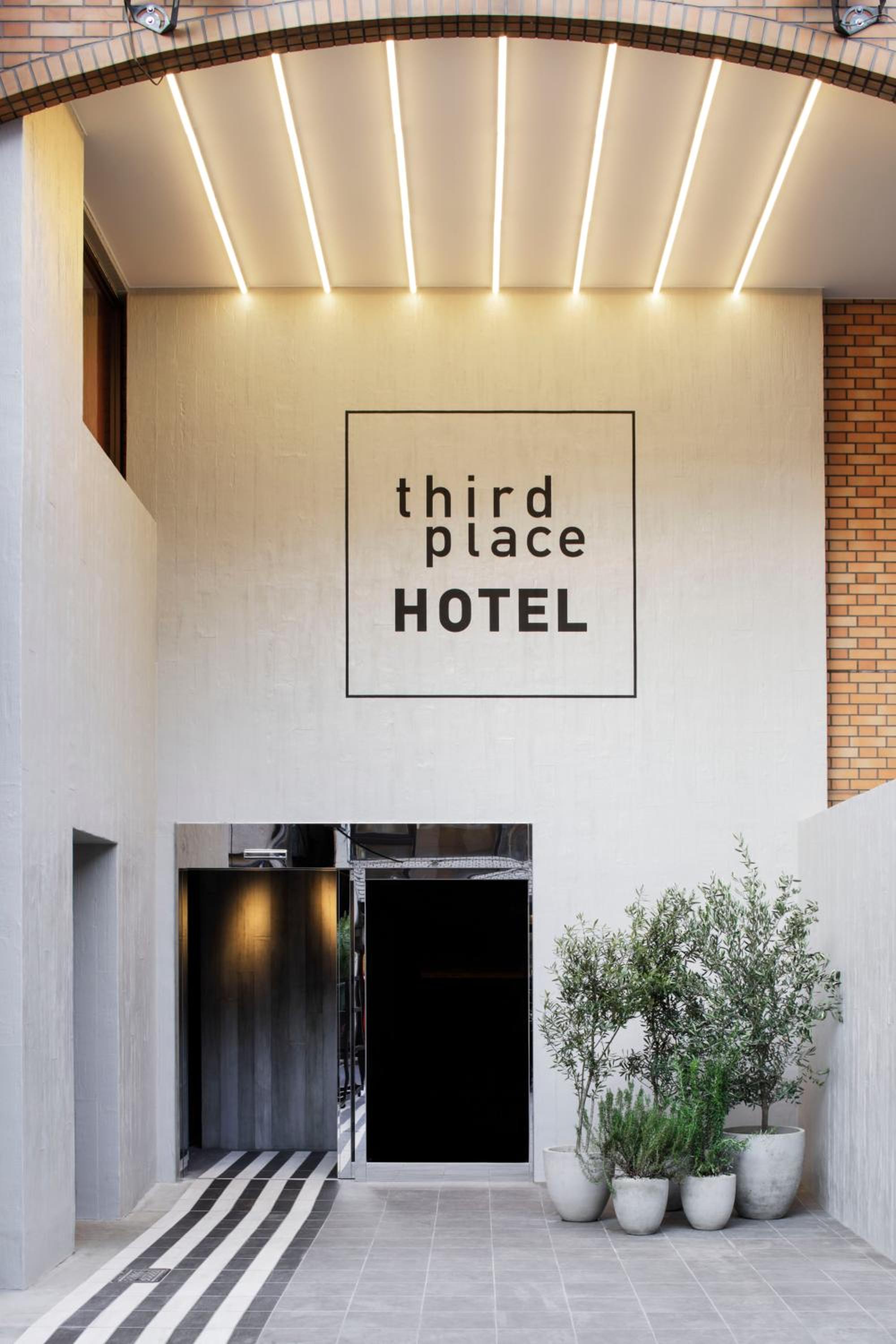 Third Place Hotel 5/41