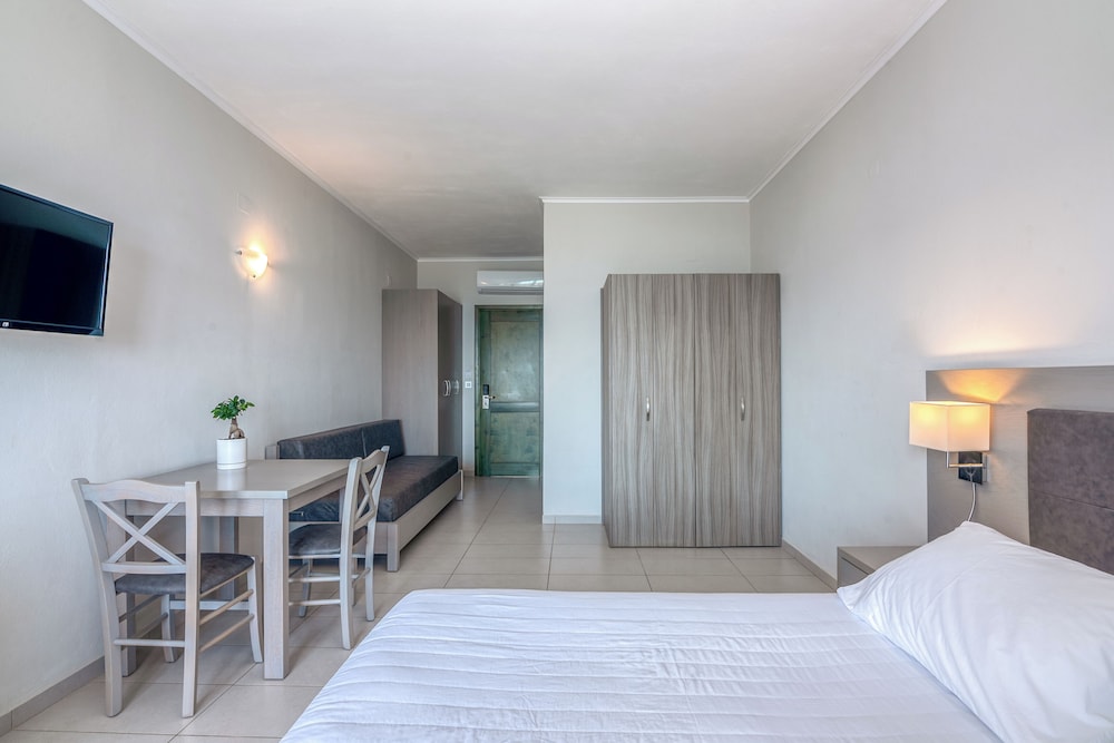 Superior, Studio, Double Bed, Sea Front