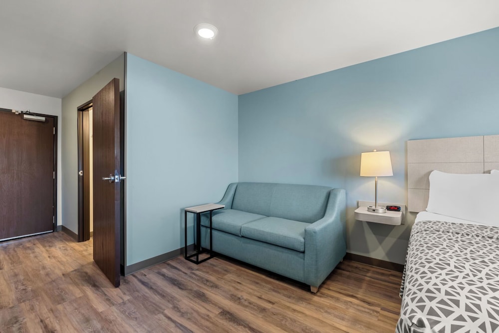 WoodSpring Suites Charlotte - Arrowood 31/60