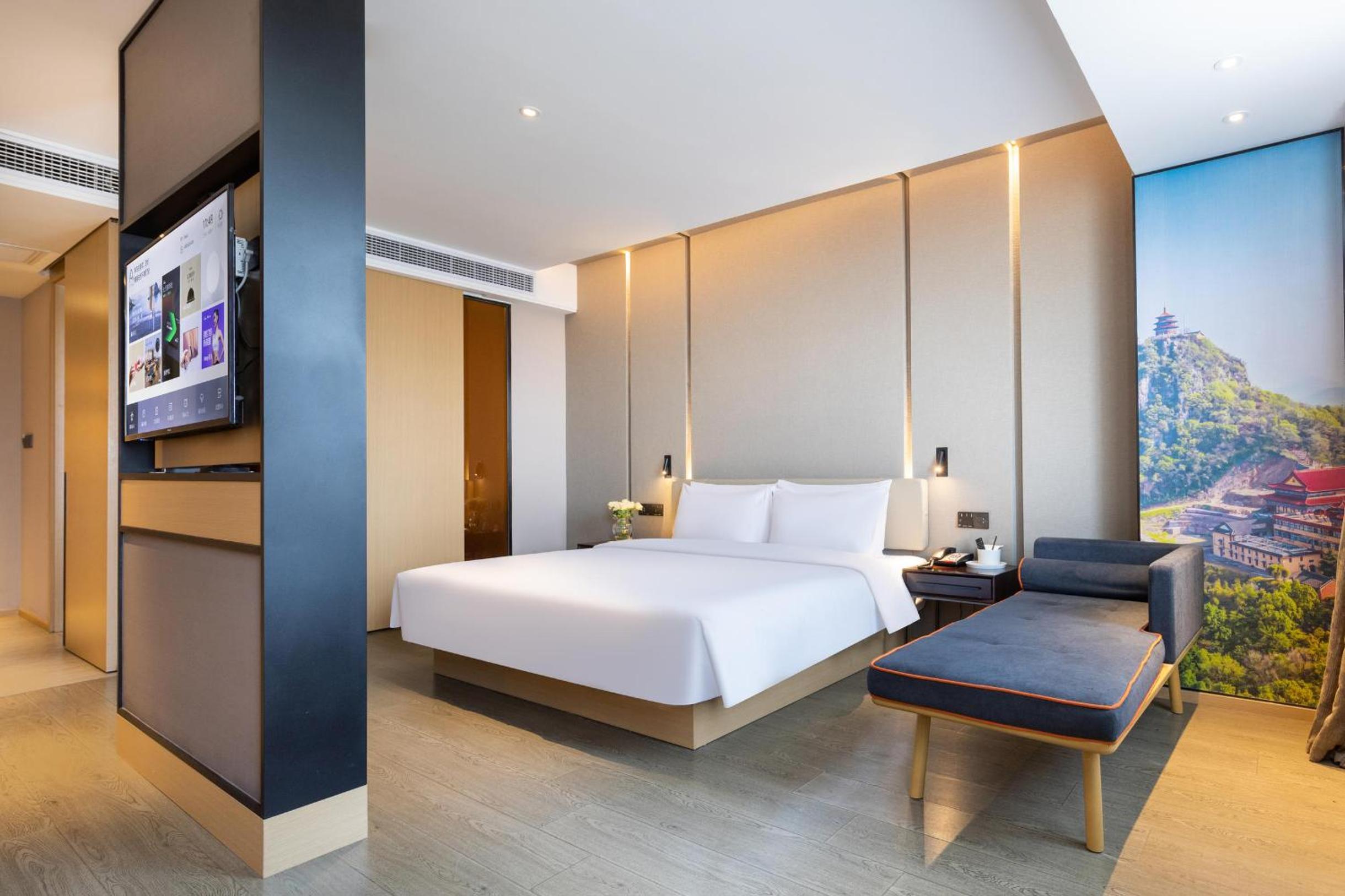 Executive, King Bed