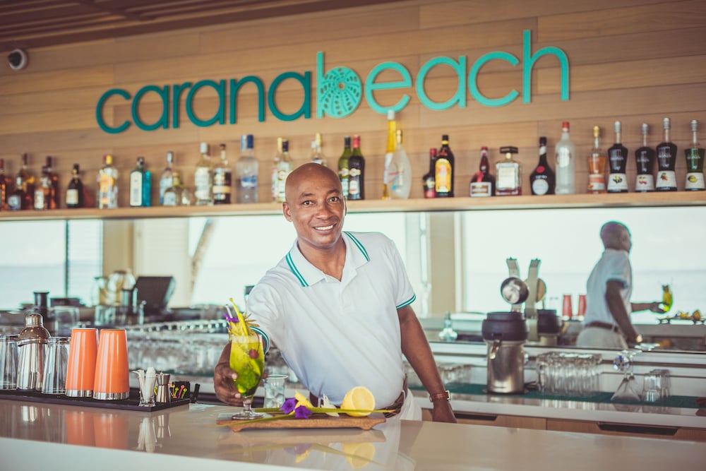 Carana Beach Hotel 10/68
