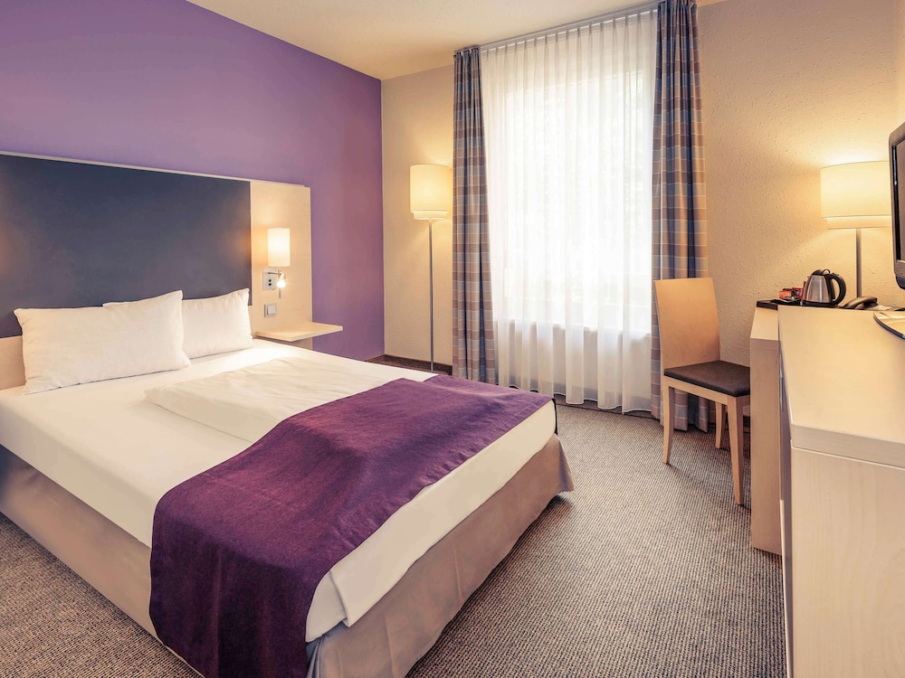 JUNIOR SUITE, QUEEN BED