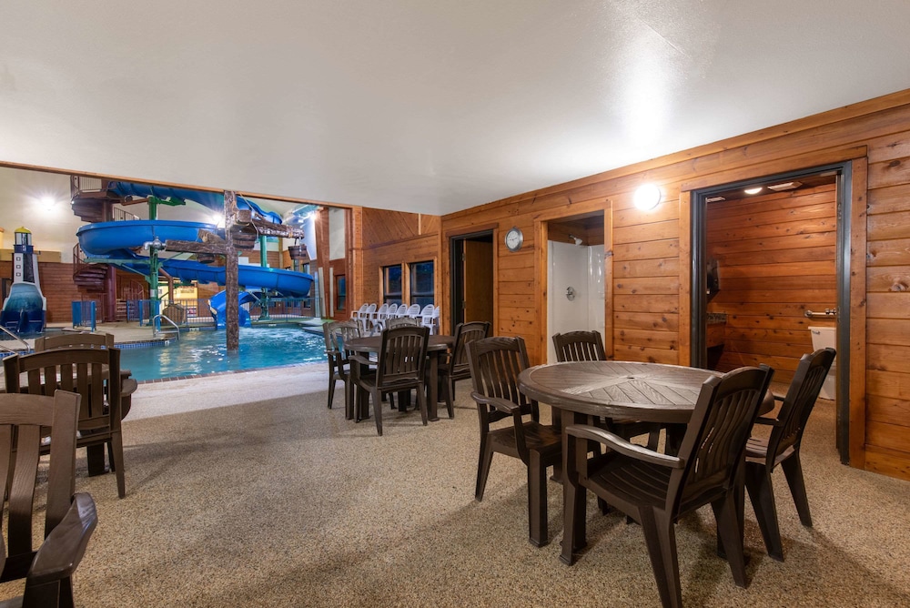 Days Inn by Wyndham Mitchell SD 23/36