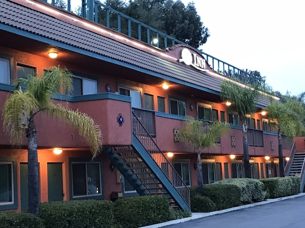Oakridge Inn 3/53