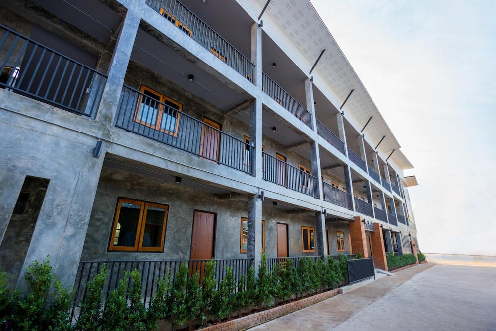 Tonfang Hotel 7/49