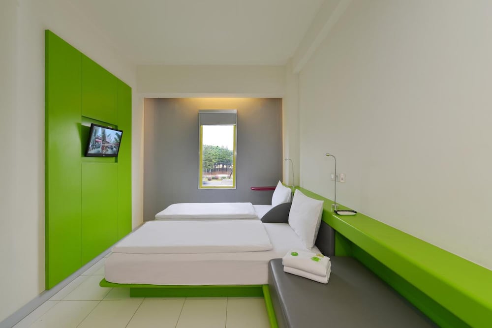 Pop Hotel Bsd City Tangerang 14/39