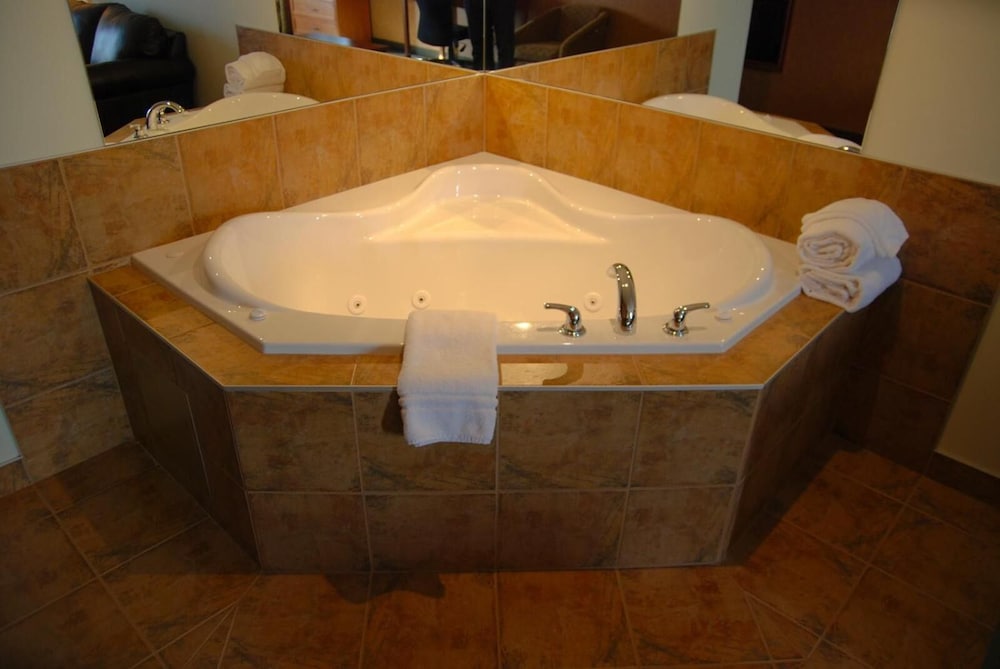 Service Plus Inns and Suites Calgary 17/56