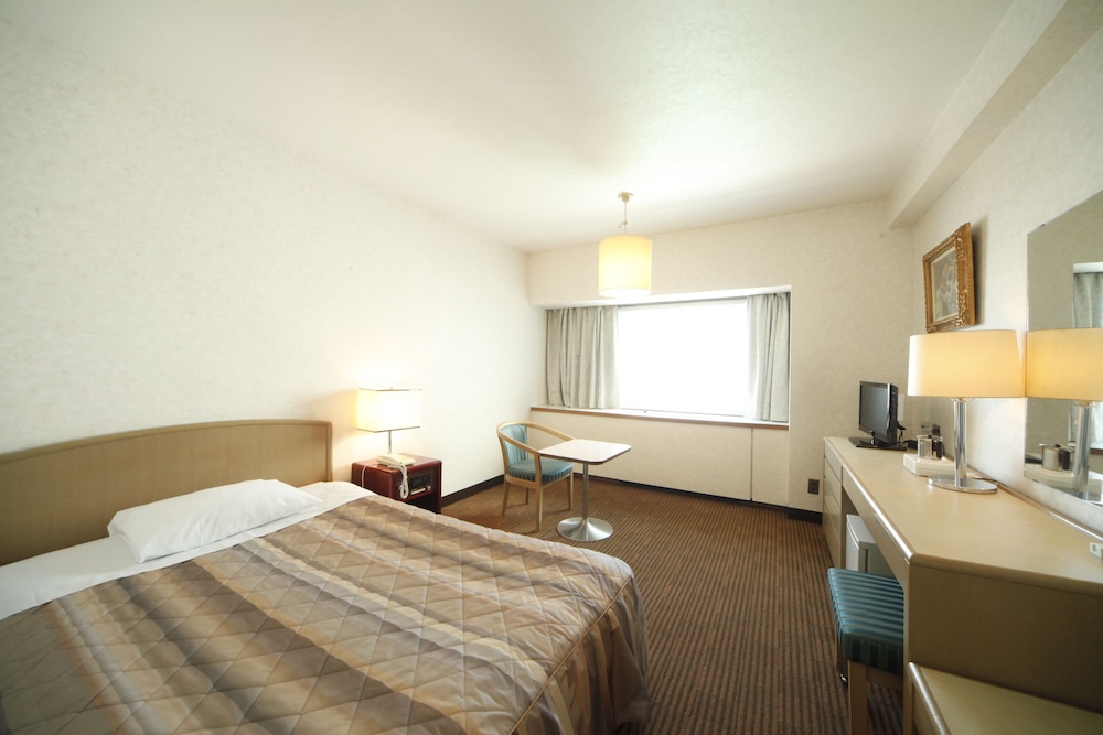 NARITA AIRPORT REST HOUSE 6/28