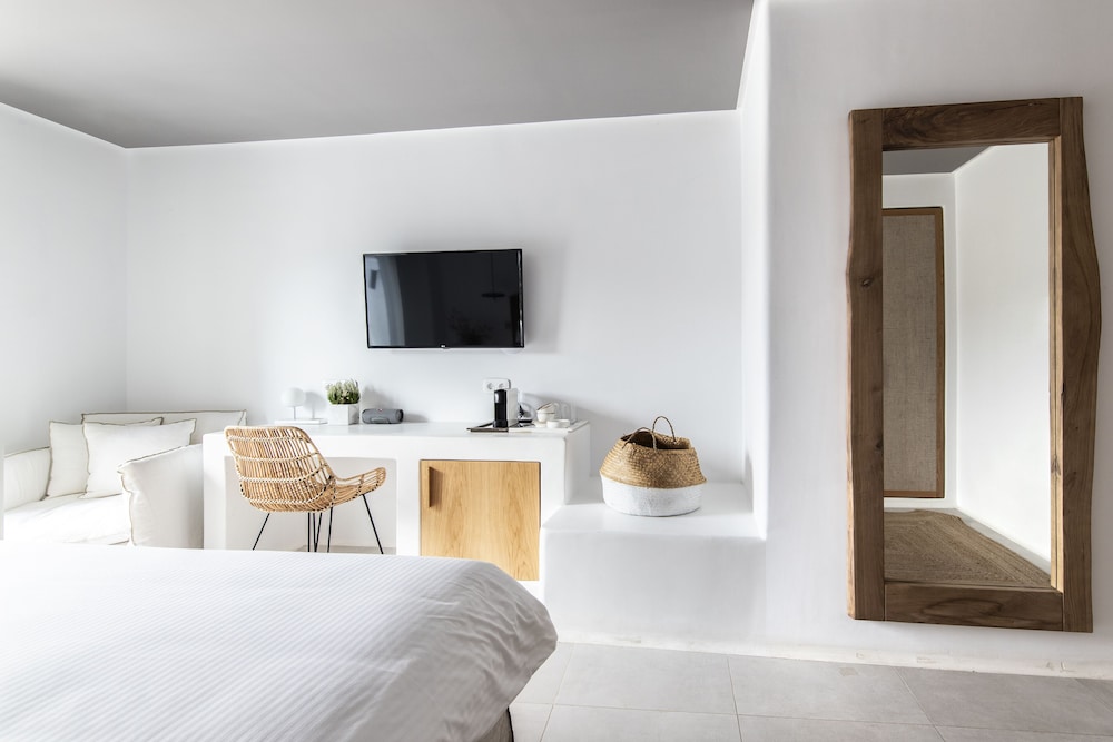 Adorno Beach Hotel and Suites 10/76