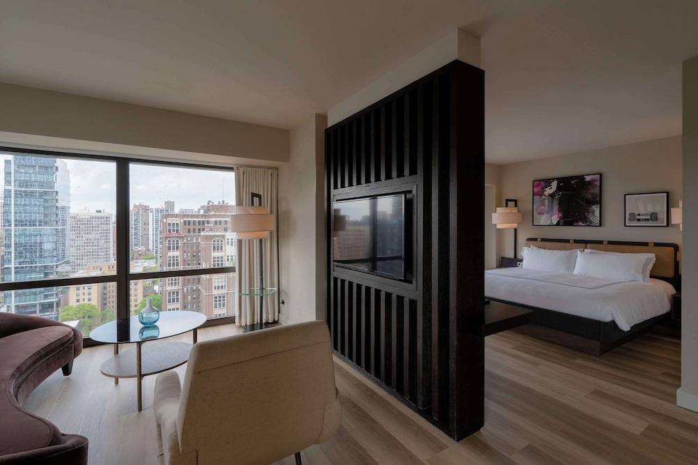 Thompson Chicago Ex Sutton Place Hotel 15/77