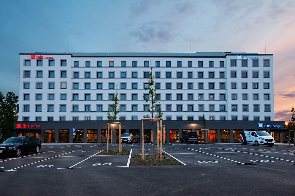 ibis budget Hotel Berlin Airport 37/45