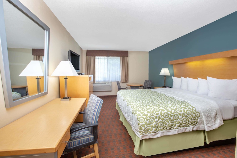 Days Inn by Wyndham Woodland 16/54