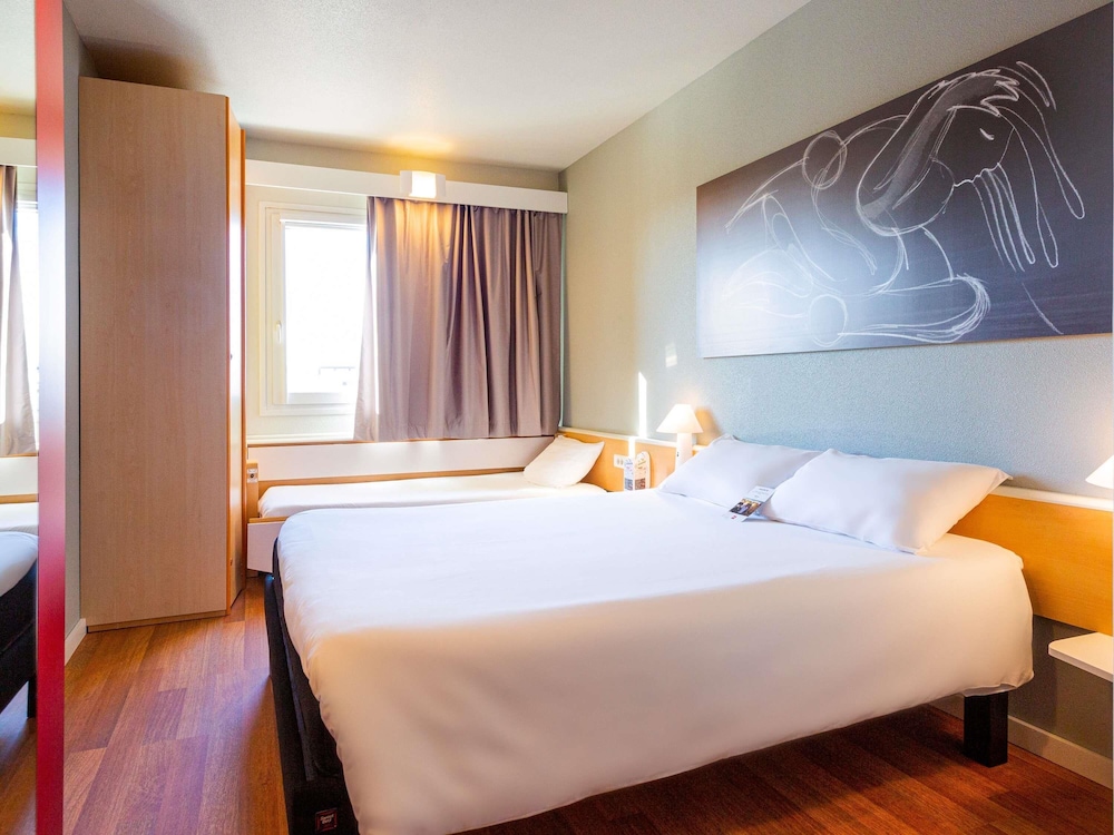 Ibis Elche 28/76
