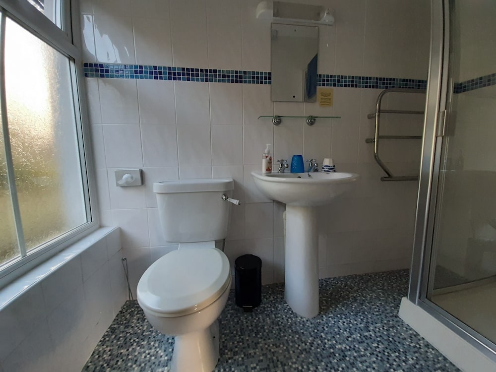 Ingleside Guest House 47/49