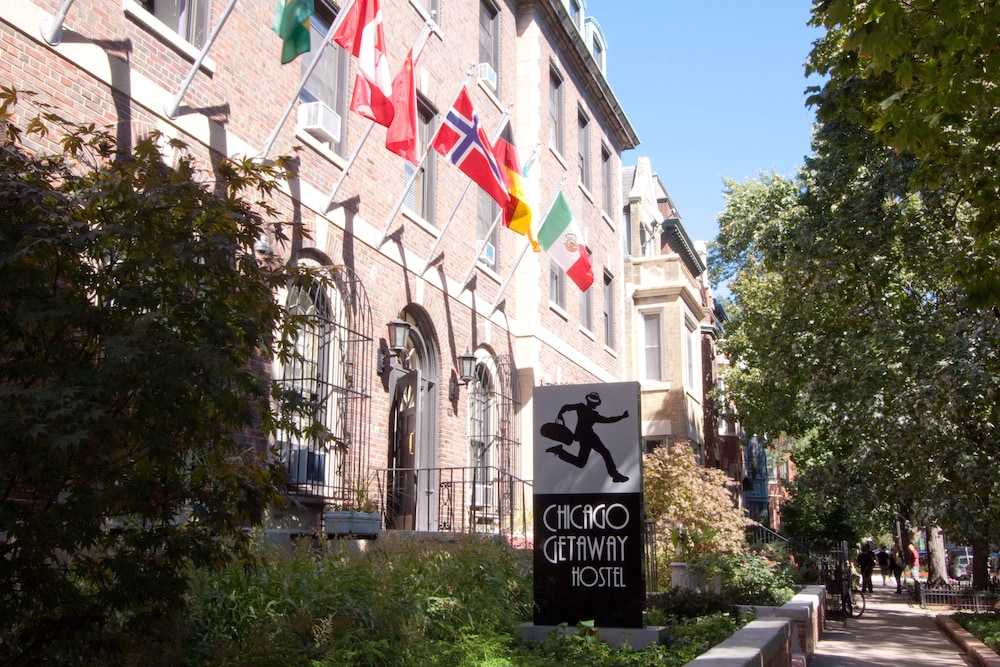 Chicago Getaway Hostel 42/50