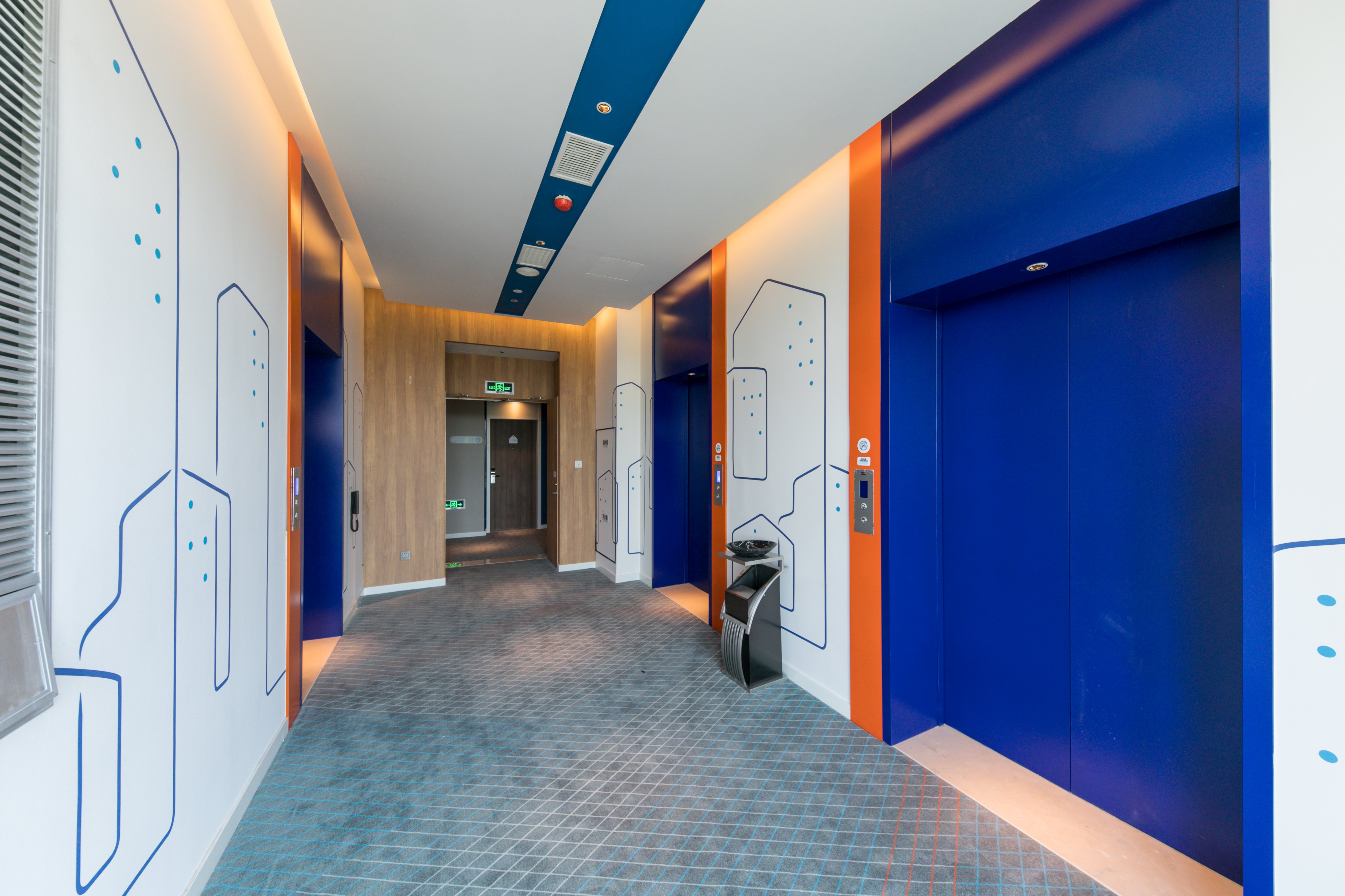 Holiday Inn Express Shanghai Tangzhen 63/63