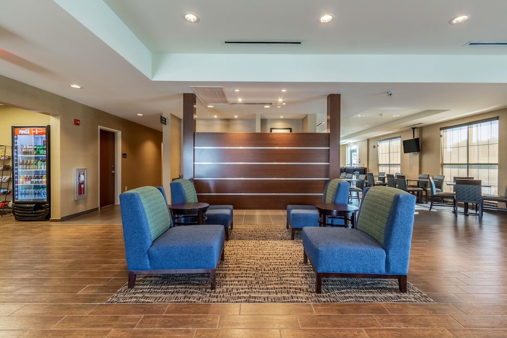 Comfort Inn & Suites - Harrisburg Airport - Hershey South 33/48