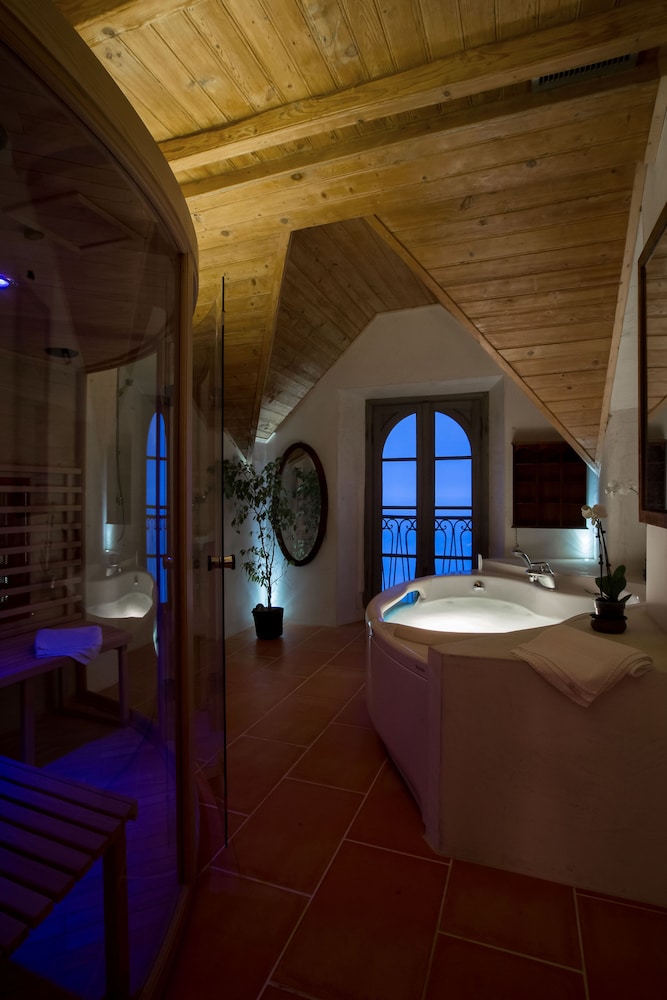 Bellavista Boutique Hotel 43/70