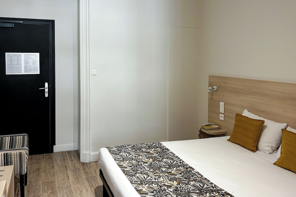 ECONOMY, SINGLE, DOUBLE BED