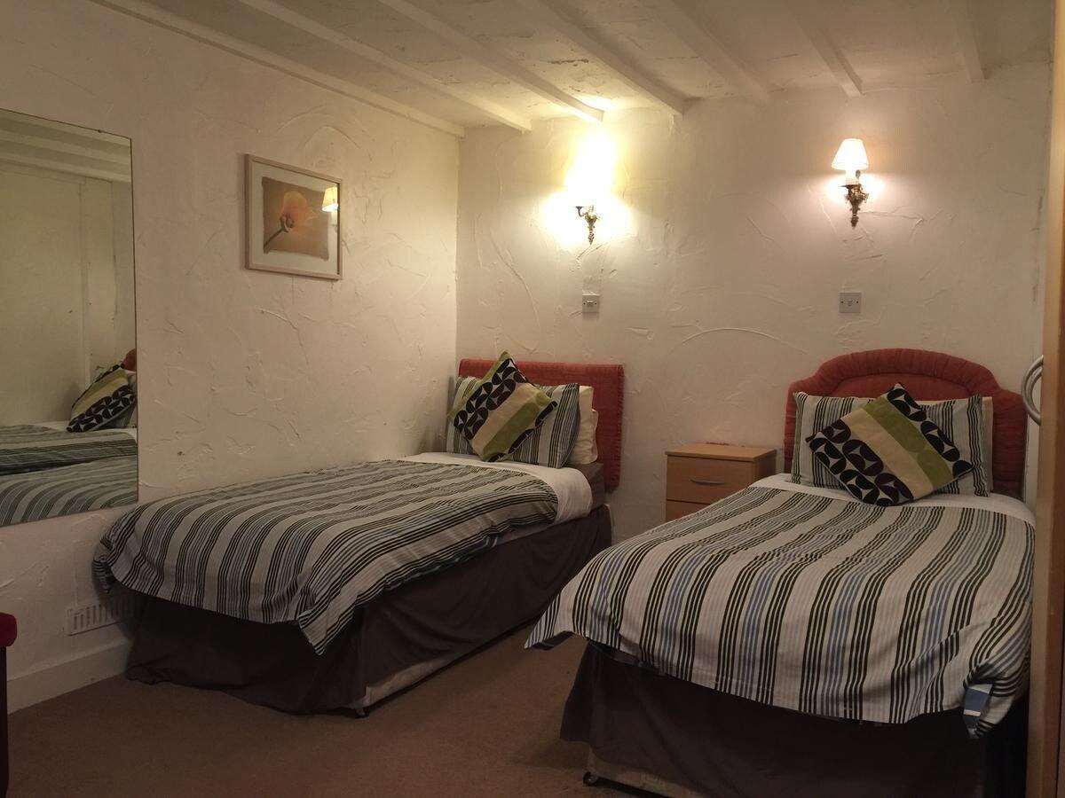The Dragon Hotel and Restaurant 8/17