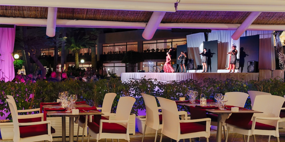H10 Conquistador Hotel 58/77