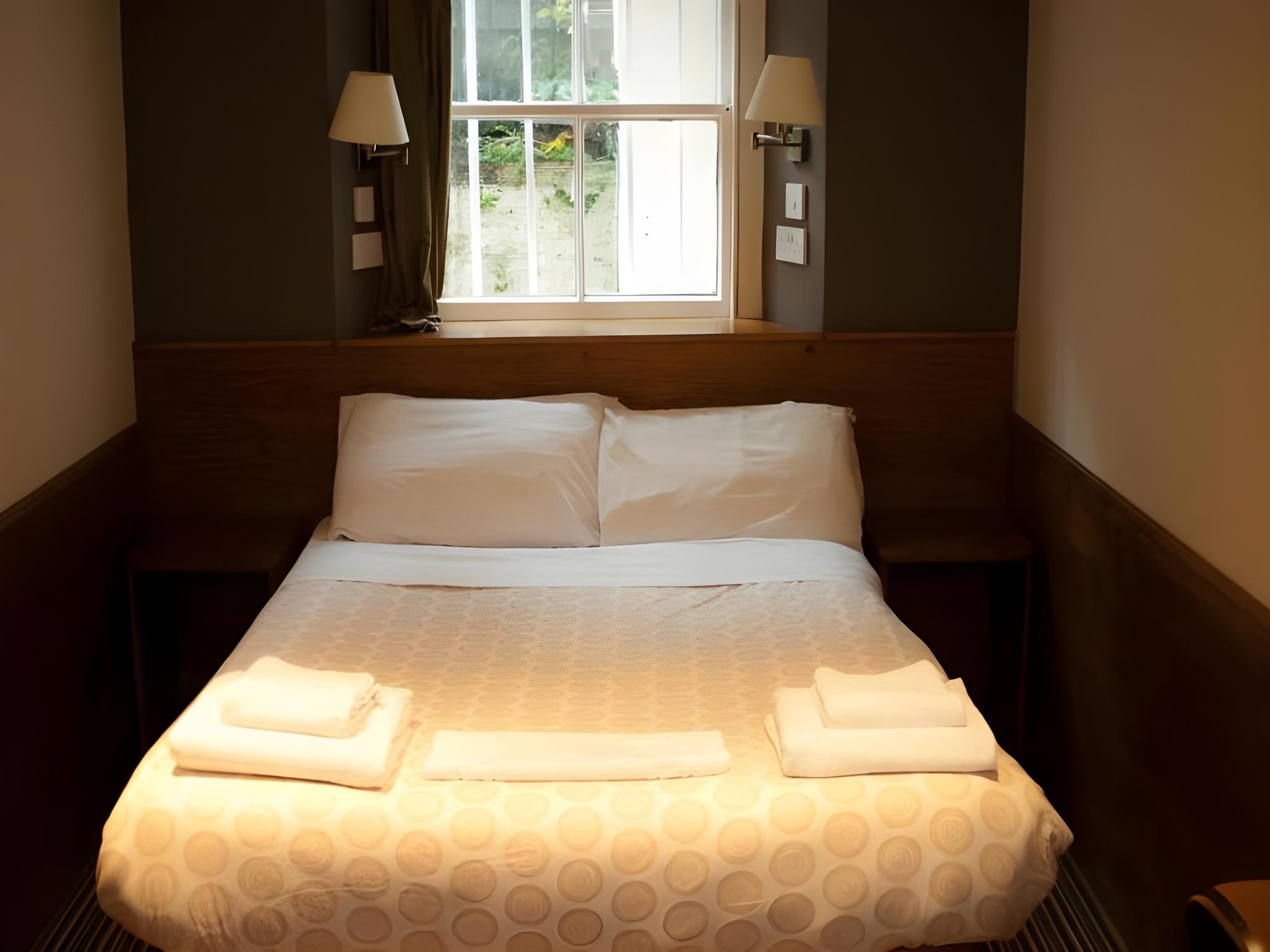 Basic, Single Bed, External Bathroom