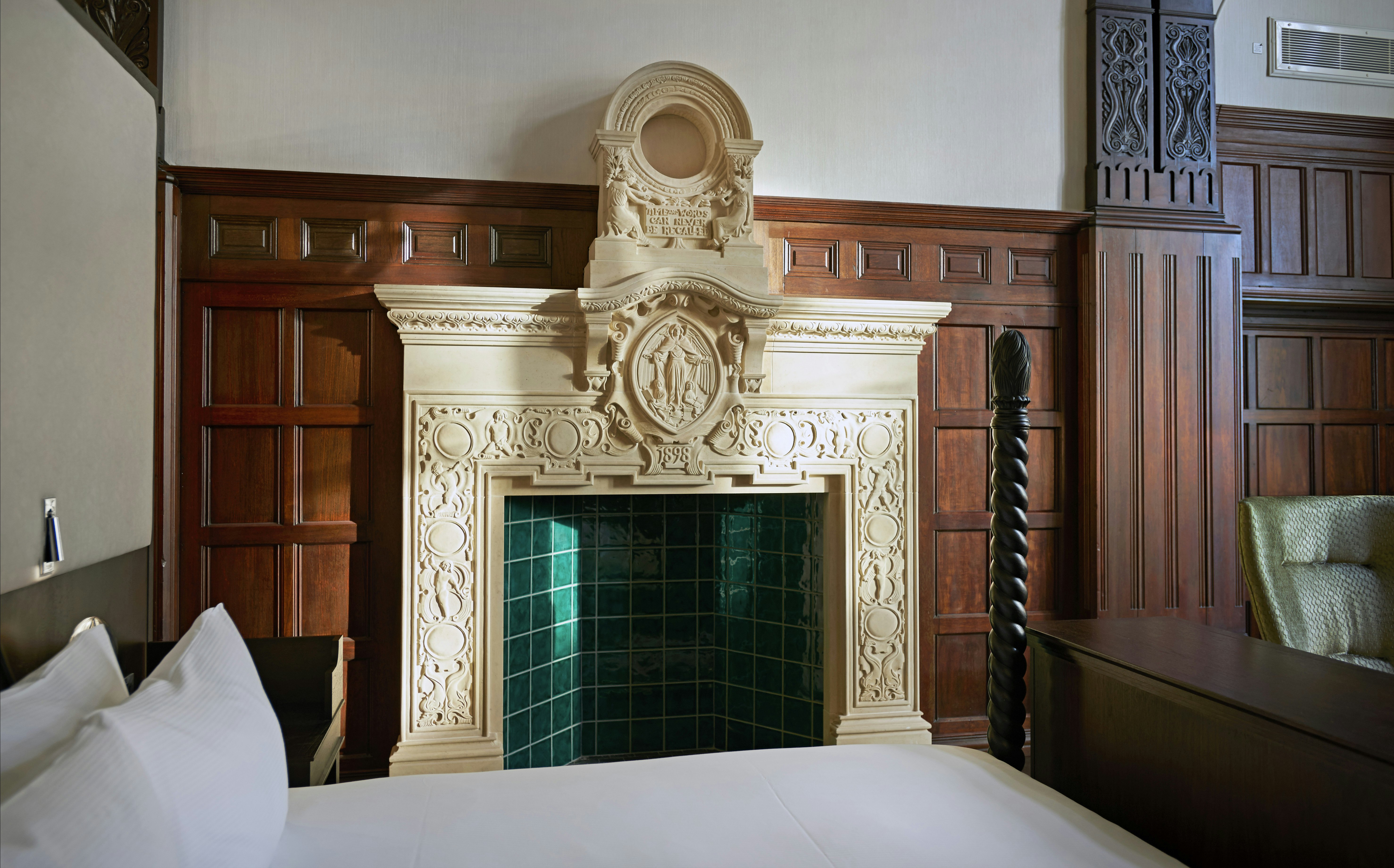 PRESIDENTIAL, SUITE