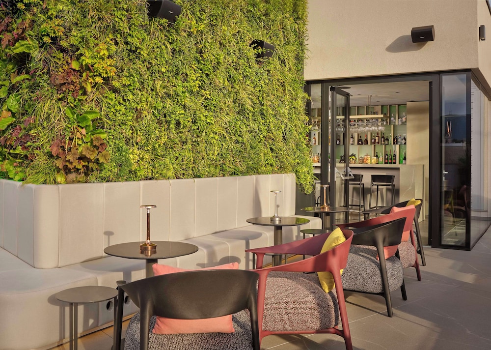 art'otel Zagreb Powered by Radisson Hotels 42/68