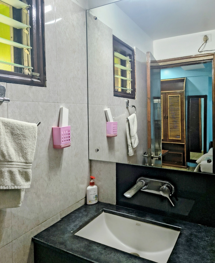 Rains Inn 45/48