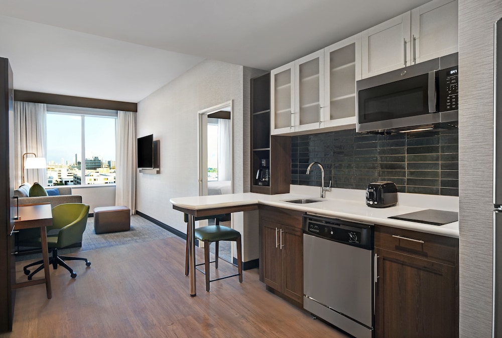 Staybridge Suites Houston Galleria Area 42/63