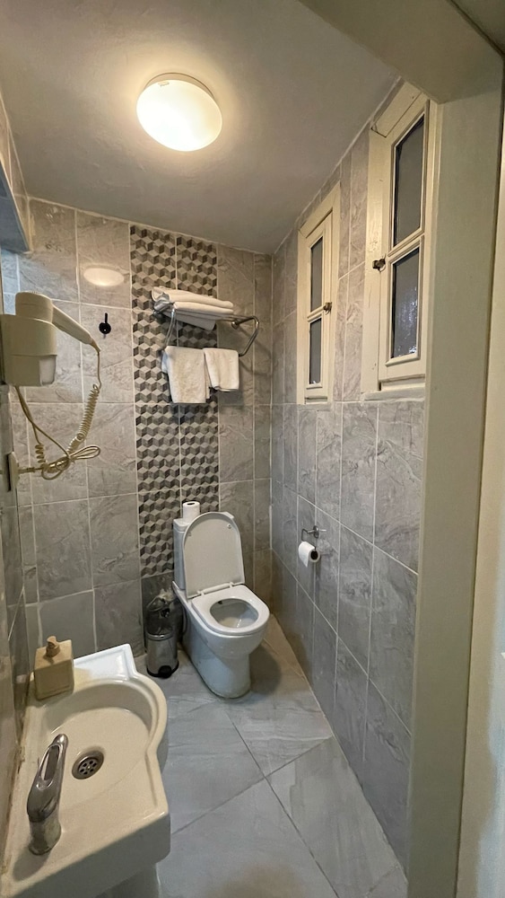 Chez Bore Boutique Hotel 70/71